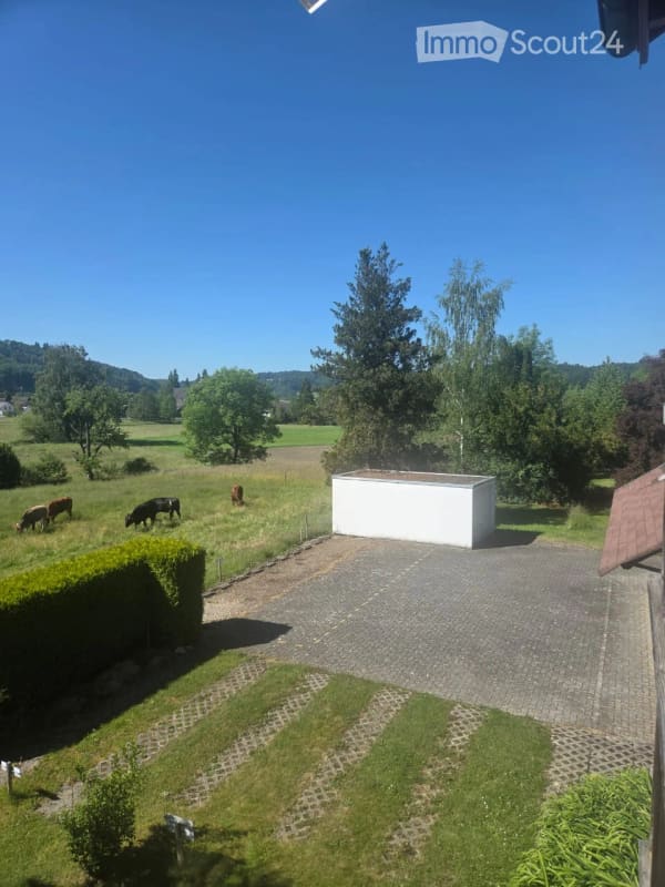 Immobilie in Bettenhausen - Charmante 4.5-Zimmer-Wohnung mit Balkon und schÃ¶ner Aussicht in Bettenhausen - Bild 5