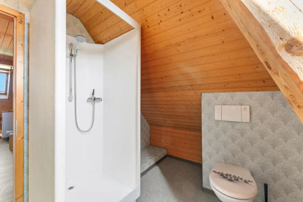 Immobilie in Busswil Be - Freistehendes 7½-Zimmer-Einfamilienhaus mit viel Platz im Dorfkern von Busswil - Bild 11