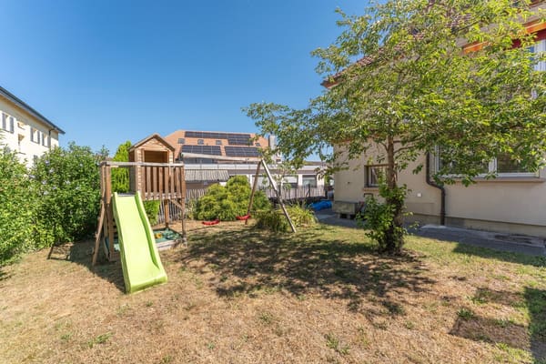 Immobilie in Busswil Be - Freistehendes 7½-Zimmer-Einfamilienhaus mit viel Platz im Dorfkern von Busswil - Bild 16