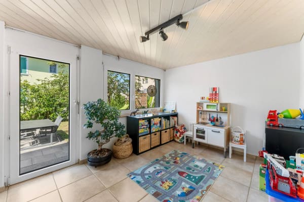 Immobilie in Busswil Be - Freistehendes 7½-Zimmer-Einfamilienhaus mit viel Platz im Dorfkern von Busswil - Bild 2