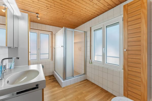 Immobilie in Busswil Be - Freistehendes 7½-Zimmer-Einfamilienhaus mit viel Platz im Dorfkern von Busswil - Bild 8