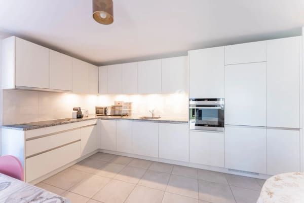 Immobilie in Prez-vers-noréaz - Appartement de 4.5 pièces au rez-de-chaussée avec terrasse et jardin à vendre à Prez-vers-Noréaz - Bild 1