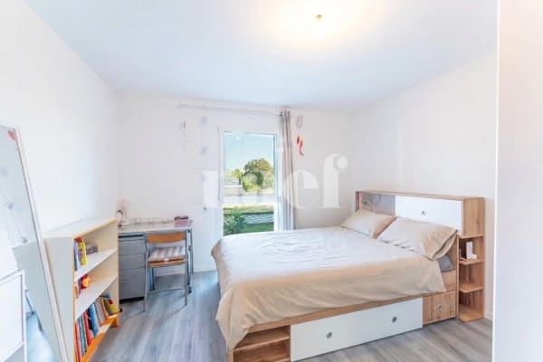 Immobilie in Prez-vers-noréaz - Appartement de 4.5 pièces au rez-de-chaussée avec terrasse et jardin à vendre à Prez-vers-Noréaz - Bild 3