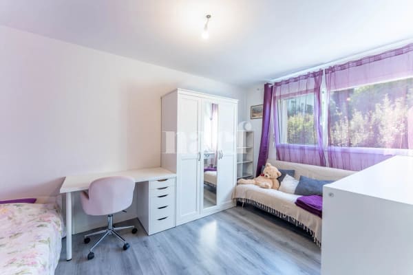 Immobilie in Prez-vers-noréaz - Appartement de 4.5 pièces au rez-de-chaussée avec terrasse et jardin à vendre à Prez-vers-Noréaz - Bild 5