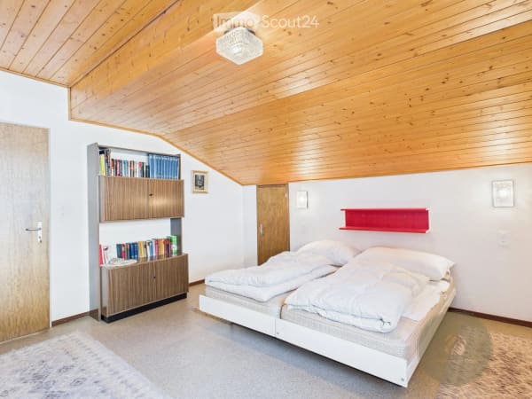 Immobilie in Fiesch - Charmante 3.5-Zimmer-Dachwohnung in Fiesch – Sofort verfügbar! - Bild 1