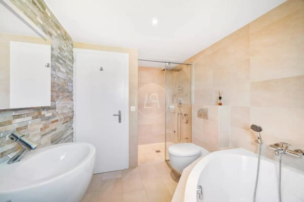 Immobilie in La Conversion - TrÃ¨s belle villa familiale avec vue panoramique Ã  Lutry - Bild 12