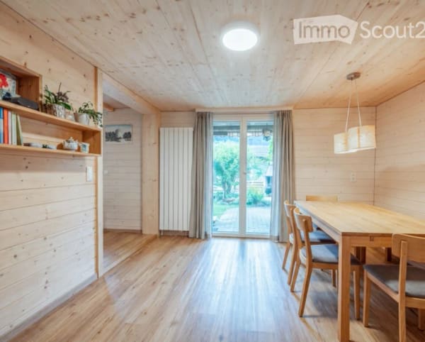Immobilie in Lungern - Charmantes 4.5-Zimmer-Doppeleinfamilienhaus in Lungern – Frisch renoviert mit herrlicher Aussicht - Bild 2