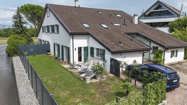 Immobilie in Arnex-sur-nyon - Superbe maison mitoyenne avec jardin - Bild 0