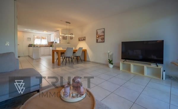 Immobilie in Samstagern - Familienfreundlich wohnen mit Garten und Dachterrasse - Bild 2