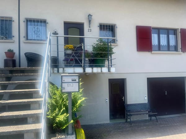 Immobilie in Busswil Be - NEUER  PREIS! Bezahlbares, grosses 7,5-Zi.DEFH mit Einlegerwohnung für 2-Generationen -ja gärn! - Bild 1