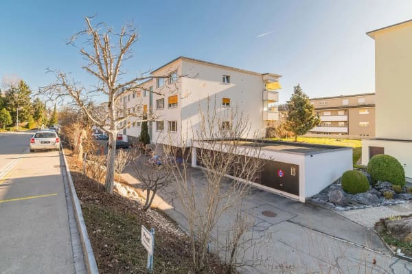 Immobilie in Hinwil - Ruhig und zentral – 5-Zimmer-Attikawohnung in Hinwil ZH - Bild 0