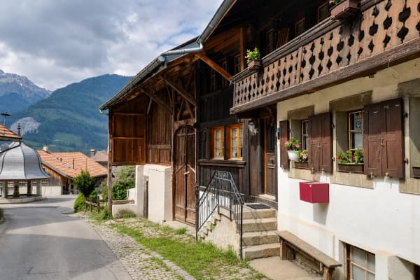Immobilie in Lessoc - maison villageoise 5.5 p. avec grange et potentiel d'agrandissement - Bild 1