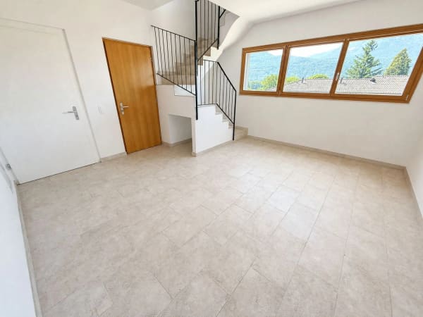 Immobilie in Cugnasco - Zweifamilienhaus mit 5.5-Zimmer-Wohnung + 2-Zimmer-Wohnung, grossem PrivatgrundstÃ¼ck, 4 ParkplÃ¤tzen und Solarpanels - Bild 7