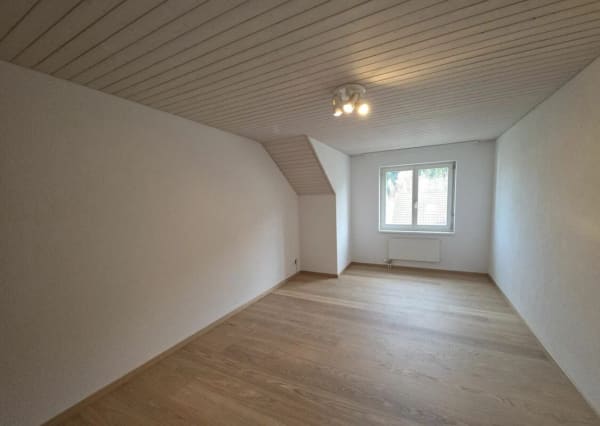 Immobilie in Dussnang - Zu verkaufen an der Haushaldenstrasse 2a in 8374 Dussnang; grosse 5½ Zi.-Dachwohnung, an ruhiger, sonniger Lage /nur 2 Gehminute bis ÖV ! - Bild 12