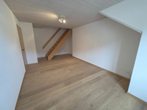 Immobilie in Dussnang - Zu verkaufen an der Haushaldenstrasse 2a in 8374 Dussnang; grosse 5½ Zi.-Dachwohnung, an ruhiger, sonniger Lage /nur 2 Gehminute bis ÖV ! - Bild 13