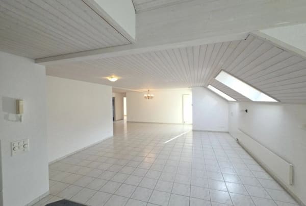 Immobilie in Dussnang - Zu verkaufen an der Haushaldenstrasse 2a in 8374 Dussnang; grosse 5½ Zi.-Dachwohnung, an ruhiger, sonniger Lage /nur 2 Gehminute bis ÖV ! - Bild 5
