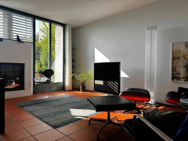 Immobilie in Schmitten Fr - Zeitlose Architektur trifft auf überraschende Wohnqualität - Bild 0