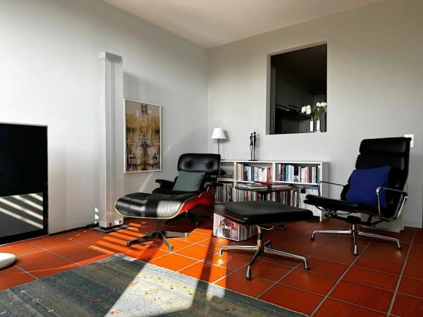 Immobilie in Schmitten Fr - Zeitlose Architektur trifft auf überraschende Wohnqualität - Bild 1