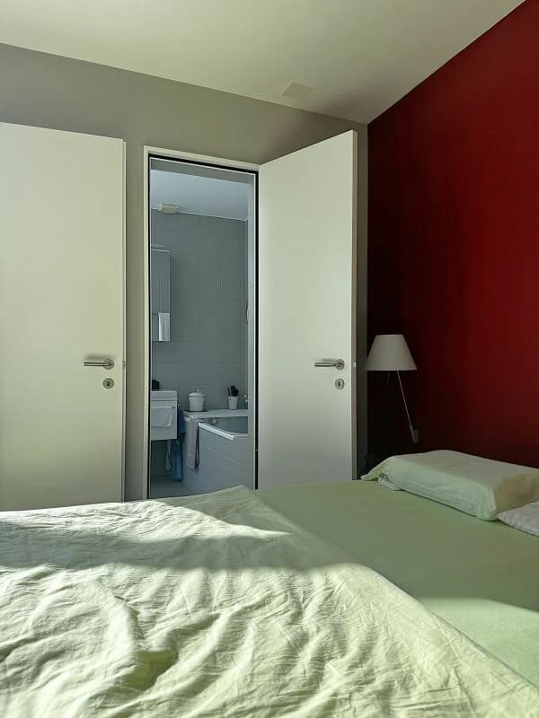 Immobilie in Schmitten Fr - Zeitlose Architektur trifft auf überraschende Wohnqualität - Bild 19