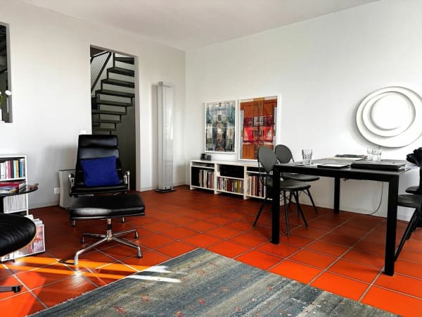 Immobilie in Schmitten Fr - Zeitlose Architektur trifft auf überraschende Wohnqualität - Bild 2