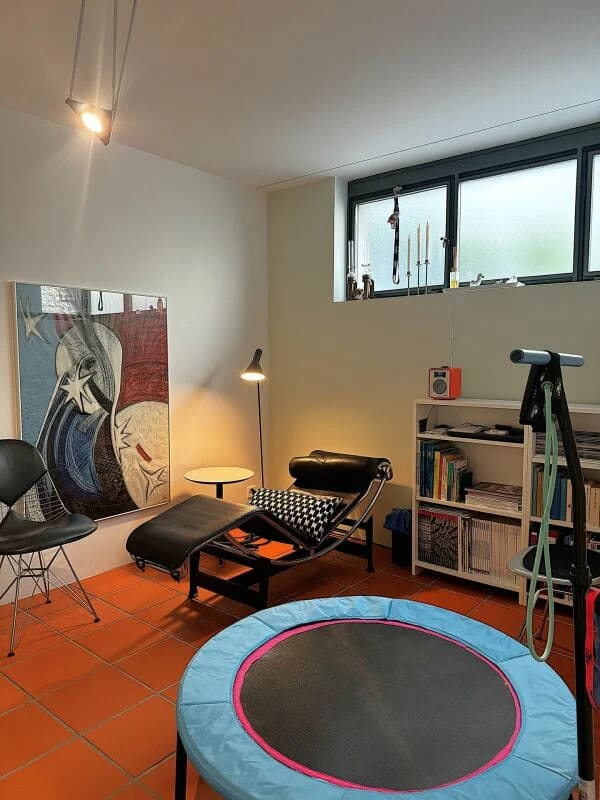 Immobilie in Schmitten Fr - Zeitlose Architektur trifft auf überraschende Wohnqualität - Bild 23