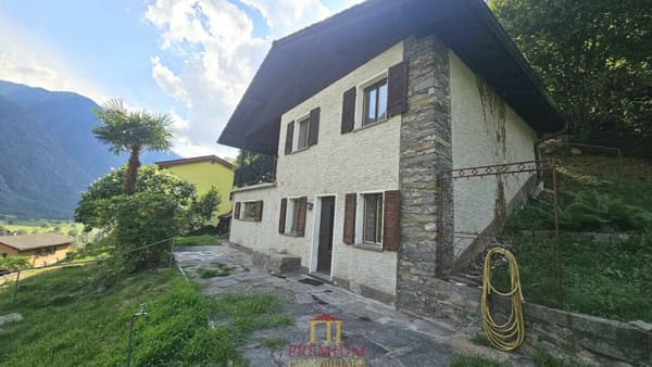 Immobilie in Grono - INTERESSANTE CASA UNIFAMILIARE A GRONO - Bild 0