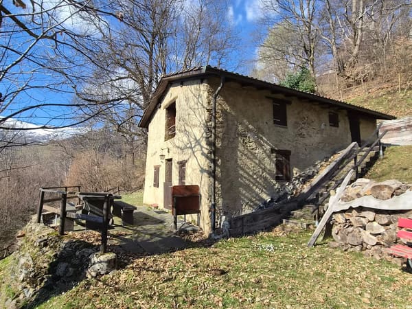 Immobilie in Bogno - SchÃ¶nes Bauernhaus inmitten der Natur mit GrundstÃ¼ck - Bild 1