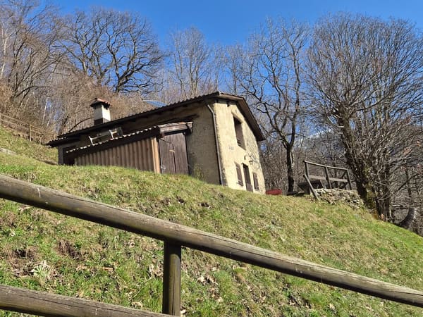 Immobilie in Bogno - SchÃ¶nes Bauernhaus inmitten der Natur mit GrundstÃ¼ck - Bild 2