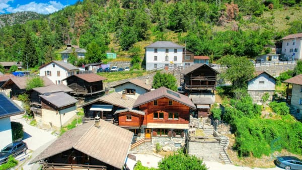 Immobilie in Niouc - EXCLUSIF Beau chalet individuel de 264m² avec annexes - Bild 0