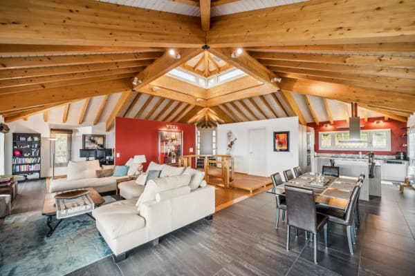Immobilie in L'abergement - Villa d'architecte contemporaine, volumes spectaculaires, au pied du S - Bild 2