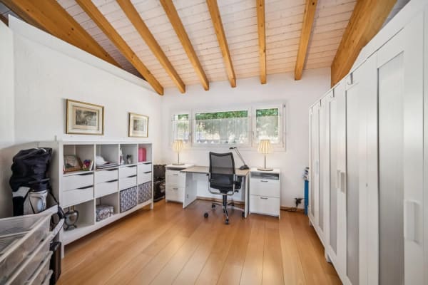 Immobilie in L'abergement - Villa d'architecte contemporaine, volumes spectaculaires, au pied du S - Bild 7