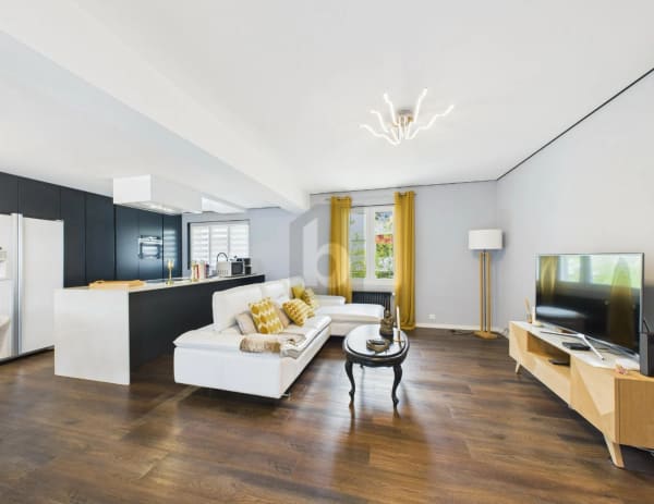 Immobilie in St-prex - BELLE VILLA RÉNOVÉE AVEC 3 APPARTEMENTS ET JARDIN - Bild 0