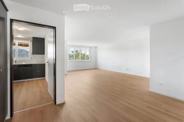 Immobilie in Gebertingen - Helle 4.5-Zimmer-Wohnung mit Balkon und Garage in Gebertingen - Bild 2