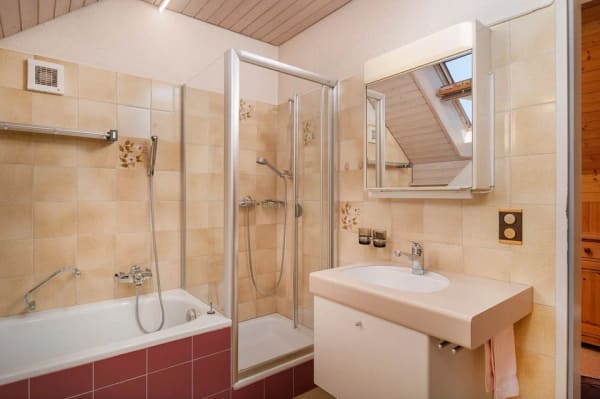 Immobilie in Gossau Zh - Mitten im Zentrum! Gepflegte Dach-Maisonette-Wohnung - Bild 10