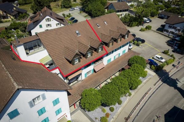 Immobilie in Gossau Zh - Mitten im Zentrum! Gepflegte Dach-Maisonette-Wohnung - Bild 2