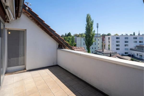 Immobilie in Gossau Zh - Mitten im Zentrum! Gepflegte Dach-Maisonette-Wohnung - Bild 3