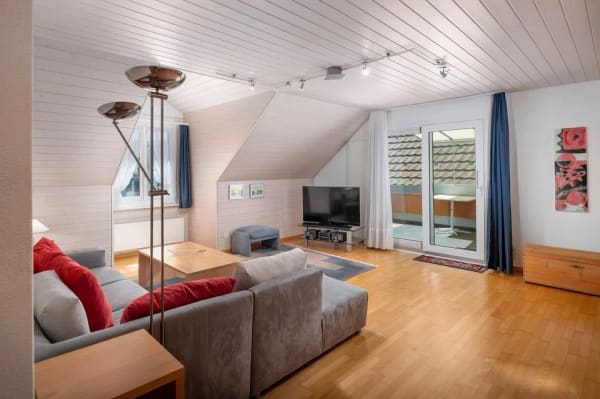Immobilie in Gossau Zh - Mitten im Zentrum! Gepflegte Dach-Maisonette-Wohnung - Bild 5