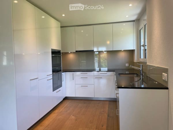 Immobilie in Dicken - Wohnen mit Charme: Exklusive 4.5-Zimmer-Maisonettewohnung - Bild 3