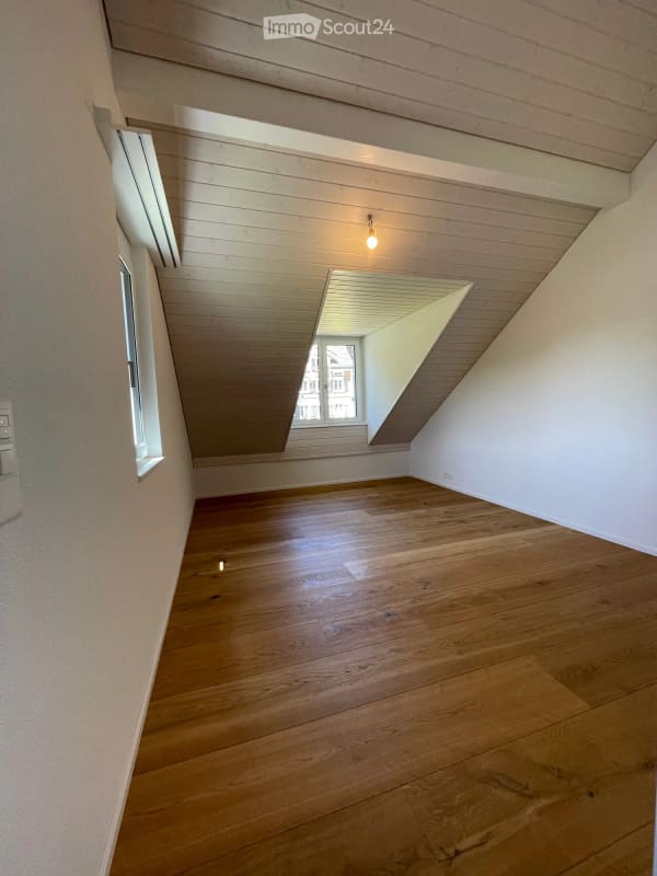 Immobilie in Dicken - Wohnen mit Charme: Exklusive 4.5-Zimmer-Maisonettewohnung - Bild 7