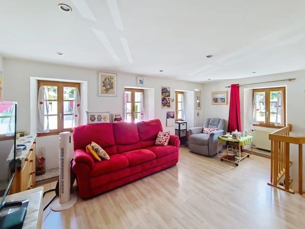 Immobilie in Grône - Grône, maison de 4.5 pièces de 151 m2 avec extérieures verdoyant et 2 places de parc - Bild 1