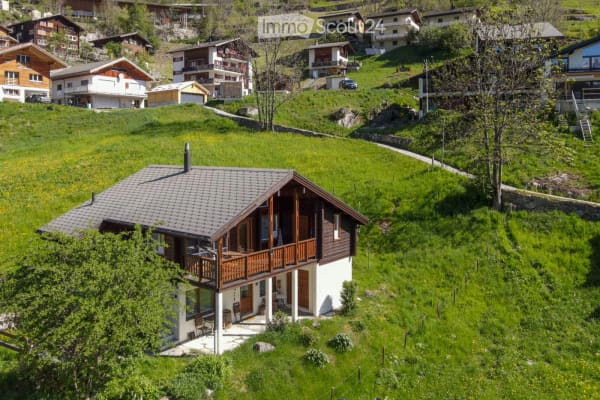Immobilie in Fieschertal - Charmantes 5.5-Zimmer-Holzhaus in idyllischer Berglage – Fieschertal, Wallis - Bild 1