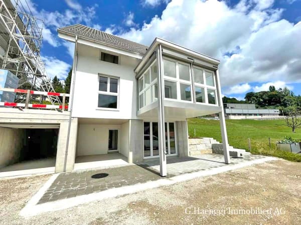 Immobilie in Läufelfingen - Neue, grosszügige 5 bis 7.5-Zi-EFH mit weiter Aussicht in Läufelfingen - Bild 2