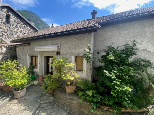Immobilie in Cavergno - GrosszÃ¼giges Rustico, mit originalen Details und Geschmack ausgebaut - Bild 0