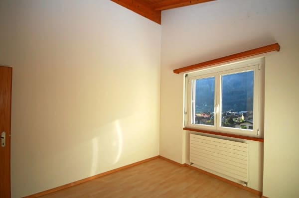 Immobilie in Maggia - 5.5-Zimmer-Maisonette-Eigentumswohnung mit Mansarde und schöner Bergsicht - Bild 11