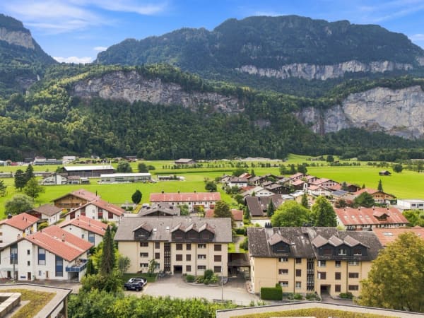 Immobilie in Meiringen - Familienfreundliche 5.5-Zimmer-Gartenwohnung - zentral in Meiringen - Bild 3