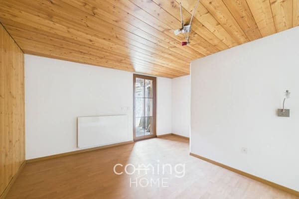 Immobilie in Unterems - Alpines Zweifamilienhaus mit Panoramablick, Terrassen, Stall und Doppelgarage - Unterems - Bild 10