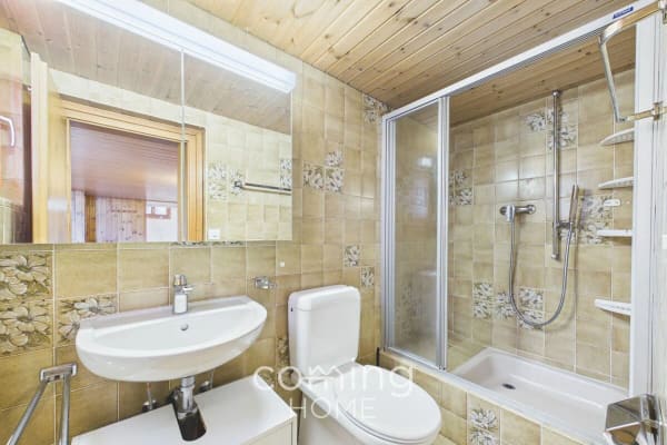 Immobilie in Unterems - Alpines Zweifamilienhaus mit Panoramablick, Terrassen, Stall und Doppelgarage - Unterems - Bild 12