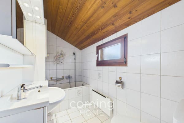 Immobilie in Unterems - Alpines Zweifamilienhaus mit Panoramablick, Terrassen, Stall und Doppelgarage - Unterems - Bild 6