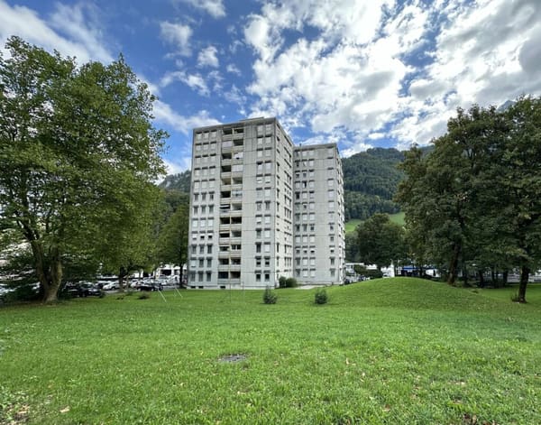 Immobilie in Glarus - 4.5 Zimmer-Wohnung mit Autoabstellplatz - Bild 0
