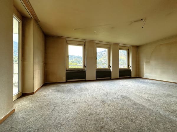 Immobilie in Glarus - 4.5 Zimmer-Wohnung mit Autoabstellplatz - Bild 1